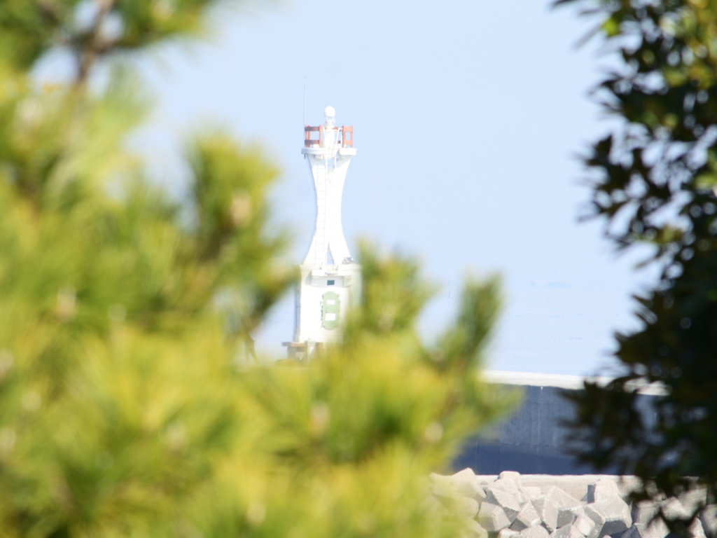 小径からの灯台