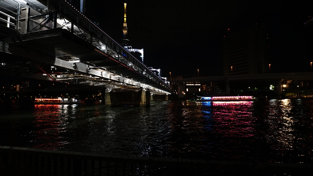 隅田川の夜