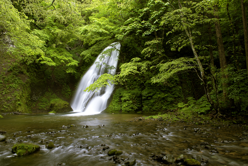 峨瓏の滝