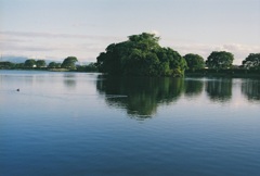 近くの湖