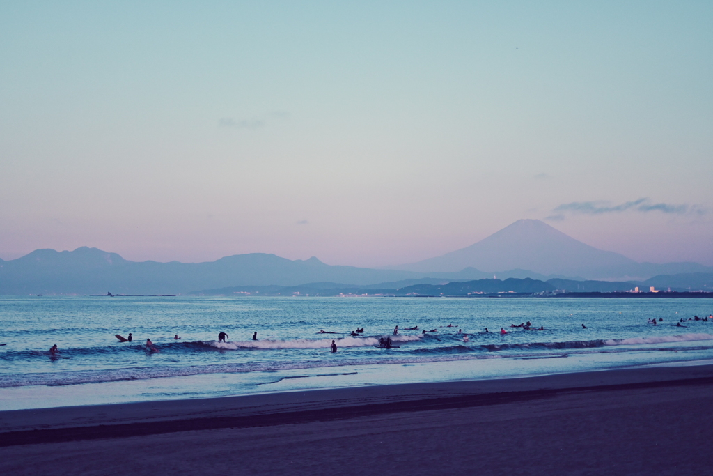 朝の海