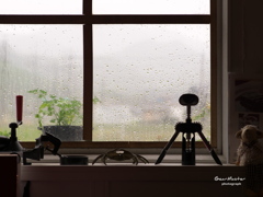 雨の窓