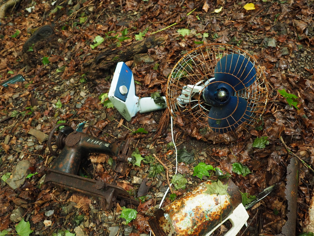 扇風機とミシンとポットの3すくみ