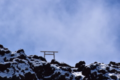 初冠雪の富士山頂