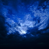 雲と月明かり