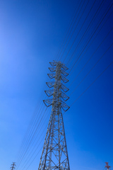 快晴の送電線