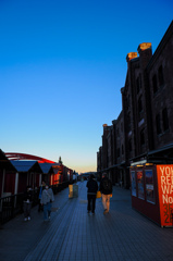 空がきれいな赤レンガ倉庫