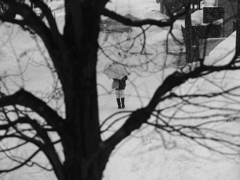 雪が降る町