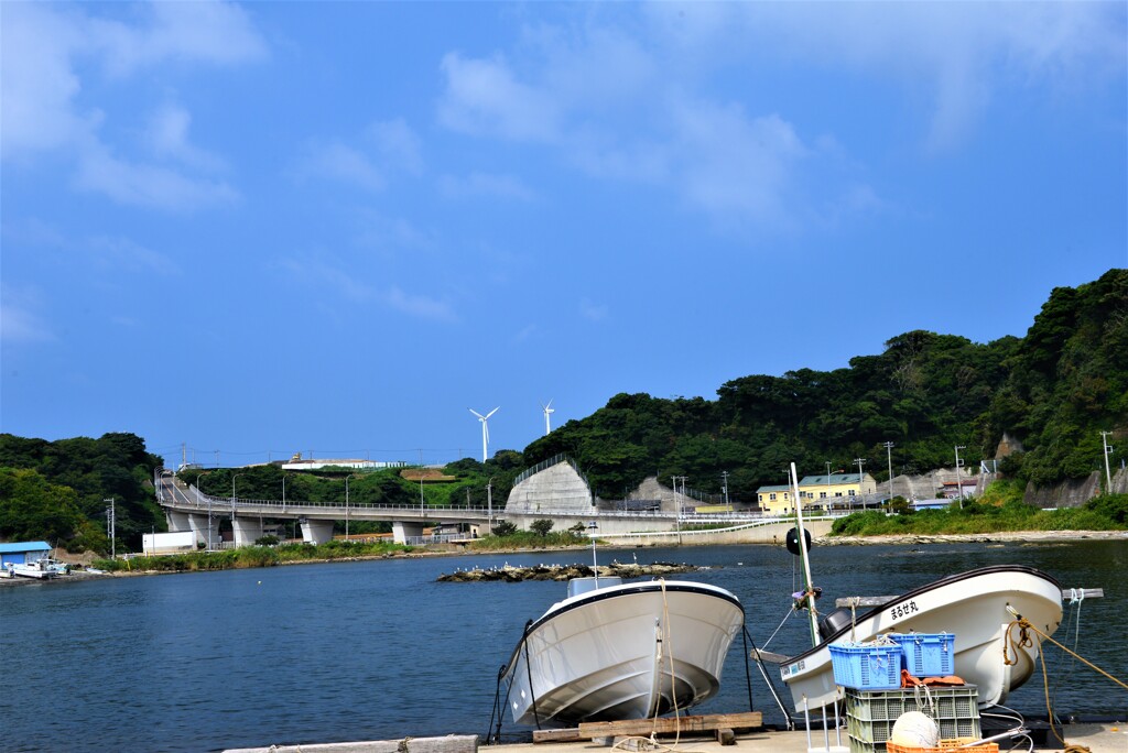 夏の漁港
