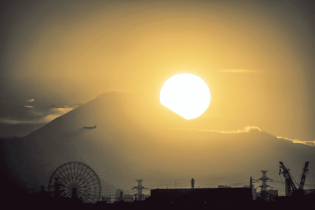 大きな太陽 by 思い出のマーミー (ID:11554337) 写真共有サイトPHOTOHITO