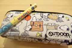 This is a pencil._φ(･_･