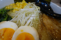 麺かため。コーン大盛り！チャーシュー1枚おまけして！