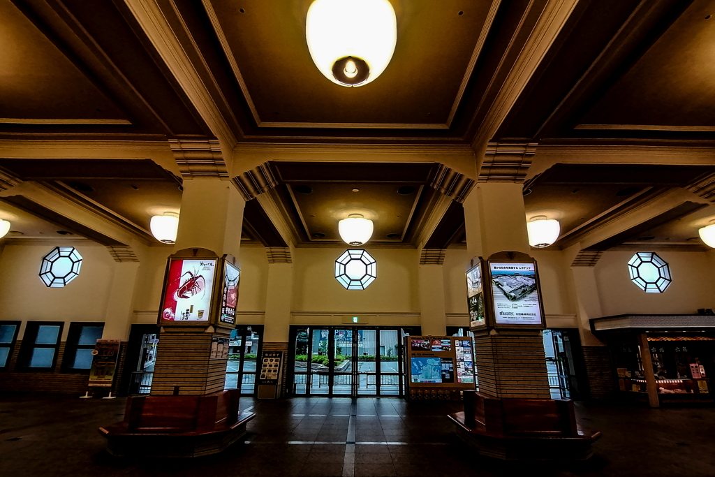 早朝の宇治山田駅4