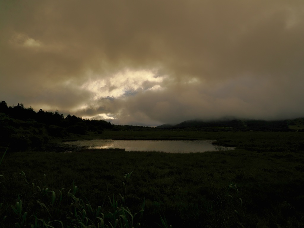 連作　八島湿原　湿原の夜明け（番外編）　変化の予兆