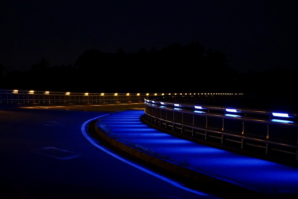 夜の八ヶ岳高原大橋（県道28号　北杜八ヶ岳公園線）
