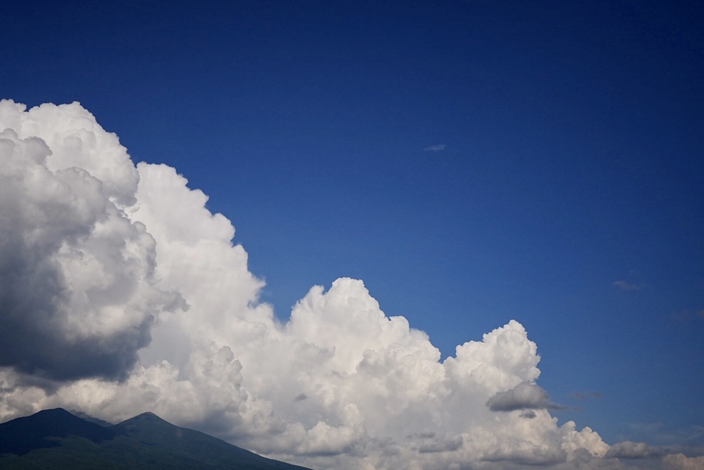 夏！　八ヶ岳と入道雲（南八ヶ岳）