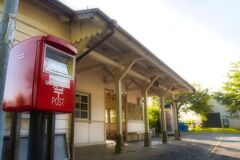 想いを届ける赤い箱・・・上総鶴舞駅にて