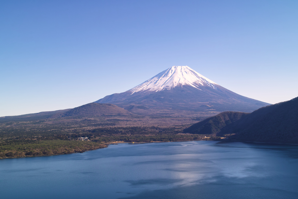 motosu lake at 13:48 Dec,28 2025
