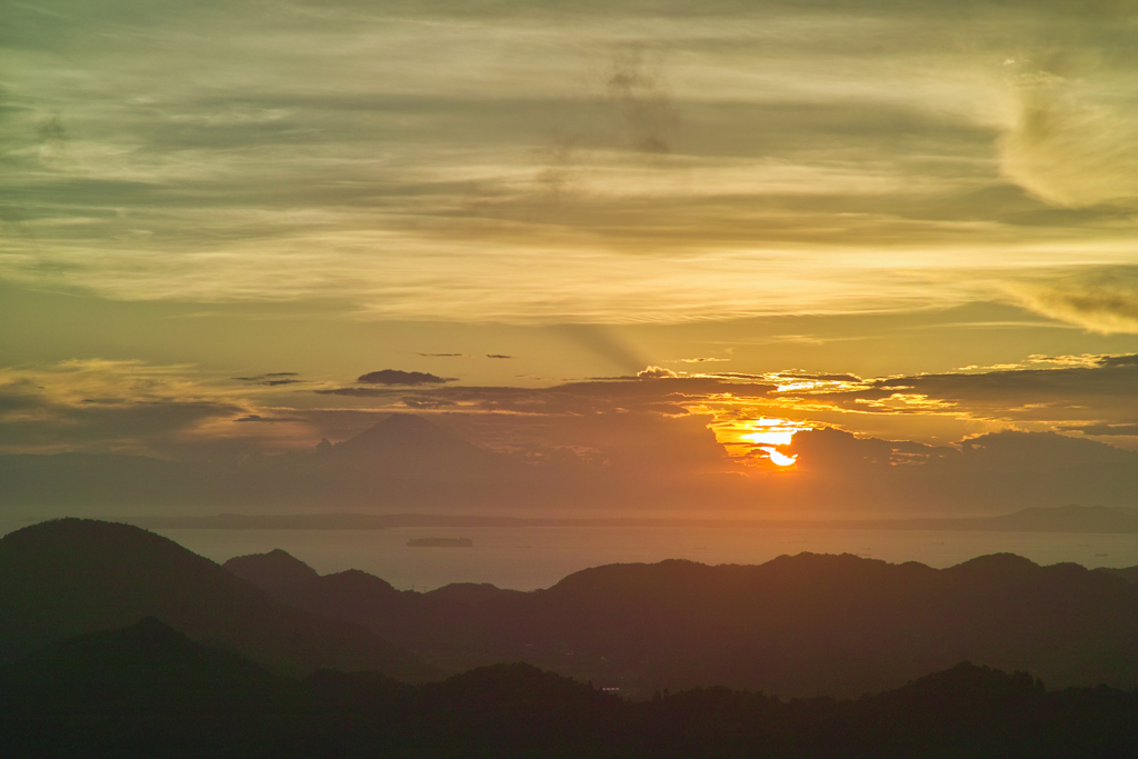 sunset on top of iyogateke