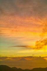 sunset with mt.fuji on top of iyogatake 