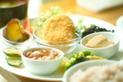 lunch at easy life cafe in narita city