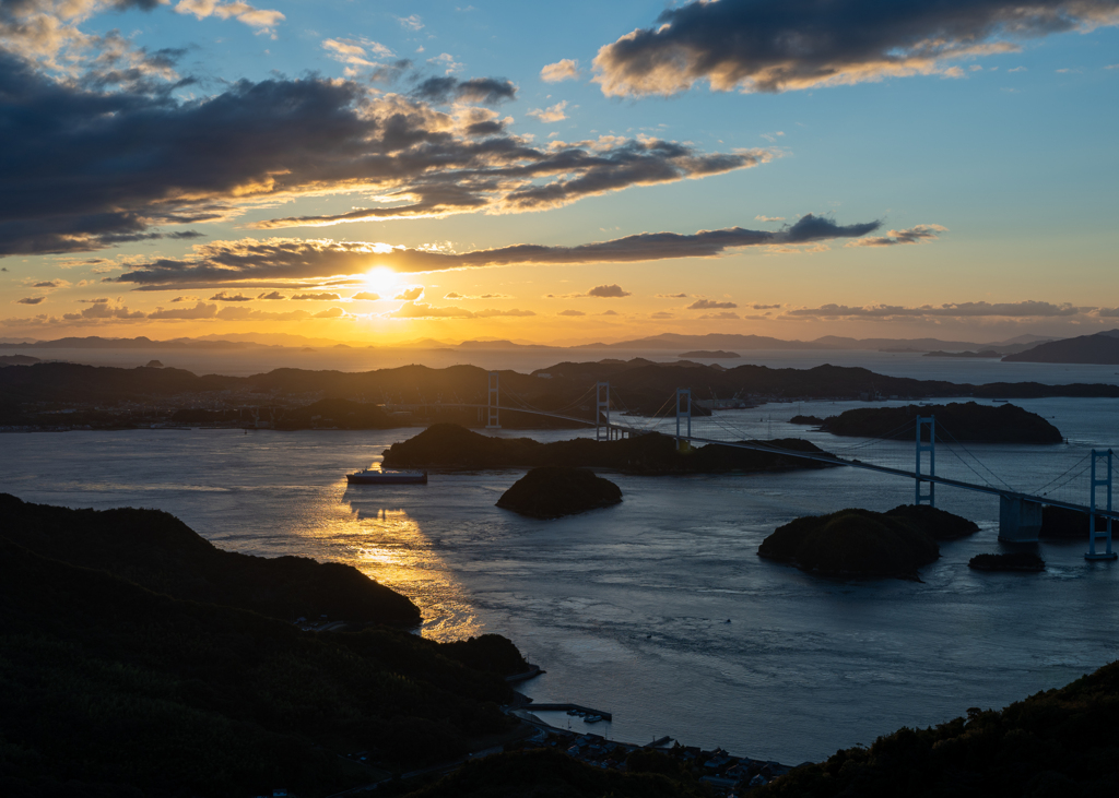 海峡の夕日