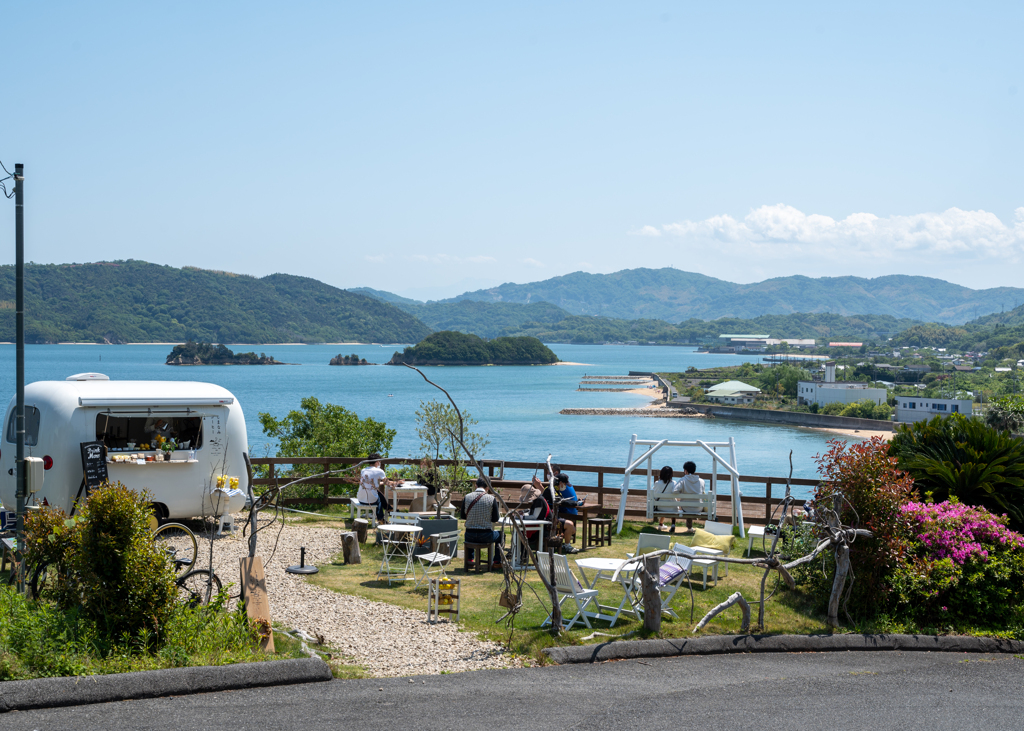 瀬戸を眺めるカフェ