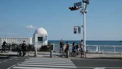 青への横断歩道