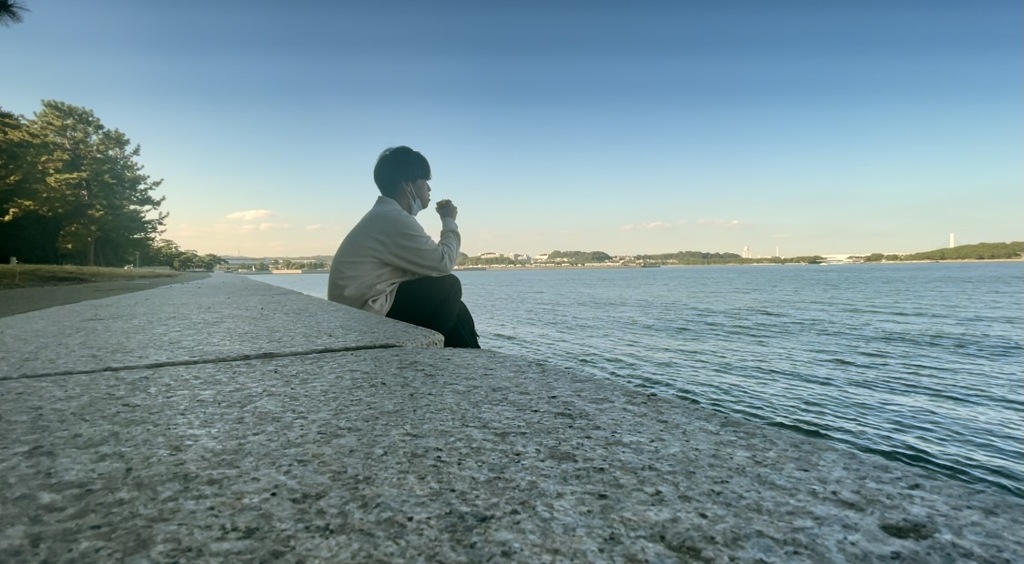 浮かない