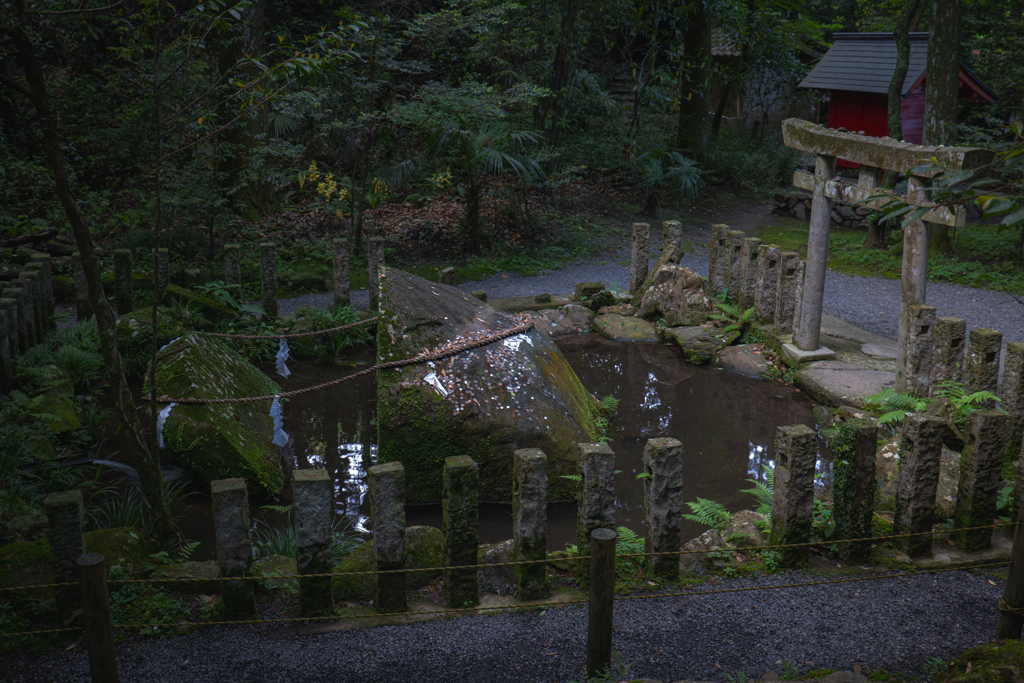 東霧島神社の神石