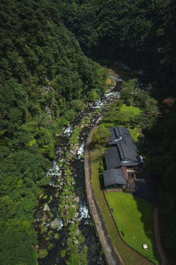川沿いの隠れ家