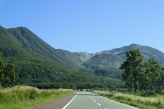 山へ続く道