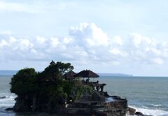 バリの寺院（タナロット寺院）