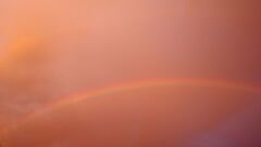 夕焼けに現れた虹