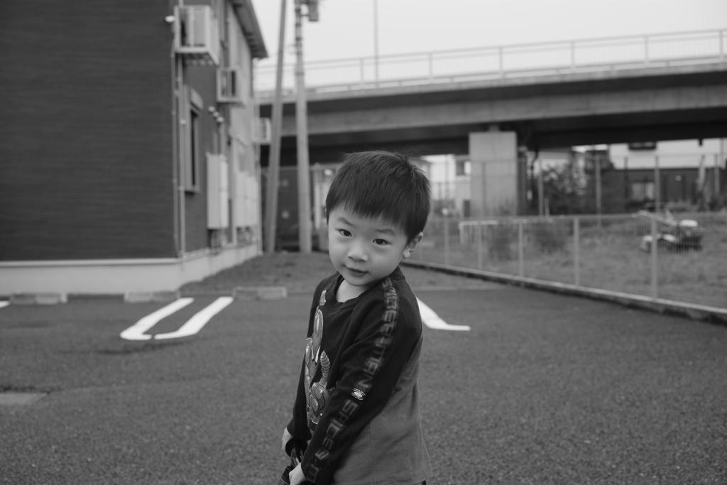 駐車場にて