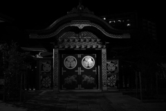 門