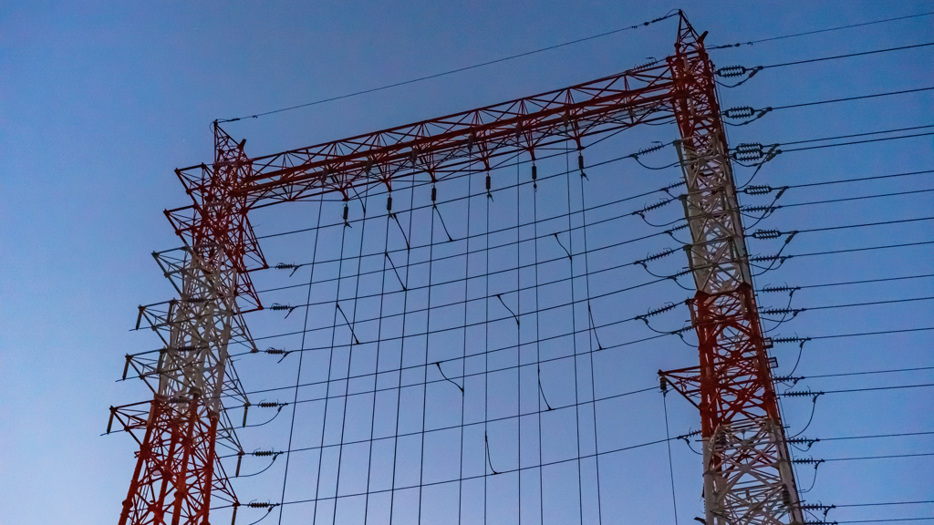 変わった送電塔