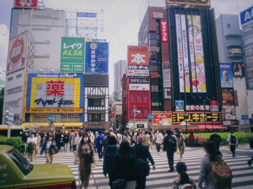 自粛満開池袋