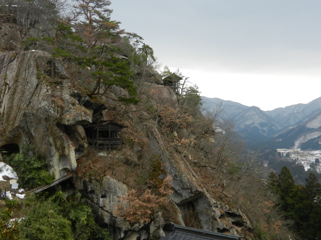 胎内堂と釈迦堂