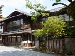 旧い旅館