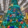 空港ビルのクリスマスツリー