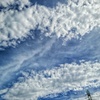 流れる雲とツブツブ雲