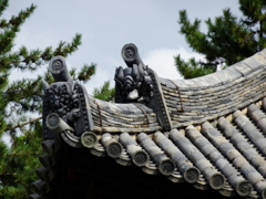 東金堂の甍