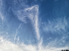 今宵のオカシナ雲