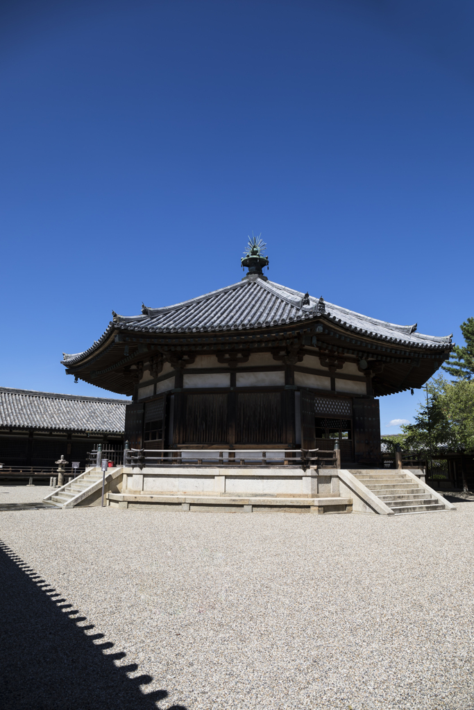 法隆寺にて