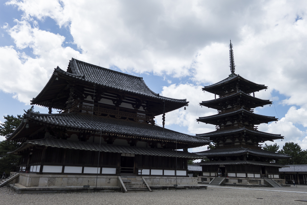 法隆寺にて