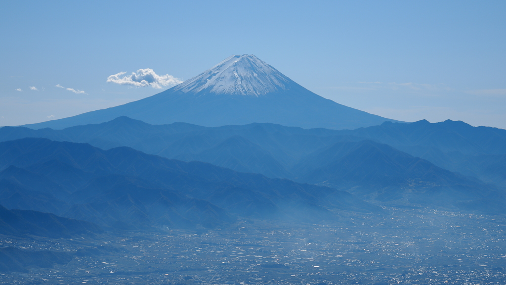 富士山（乾徳山より）