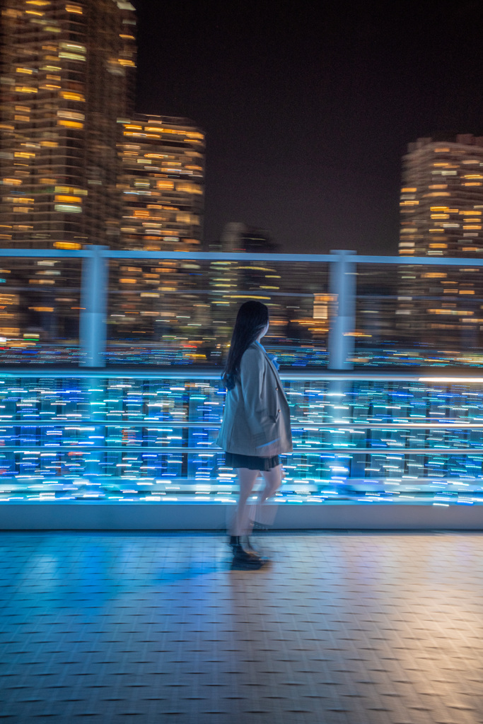 なんでも流し撮り - 夜景を背景に