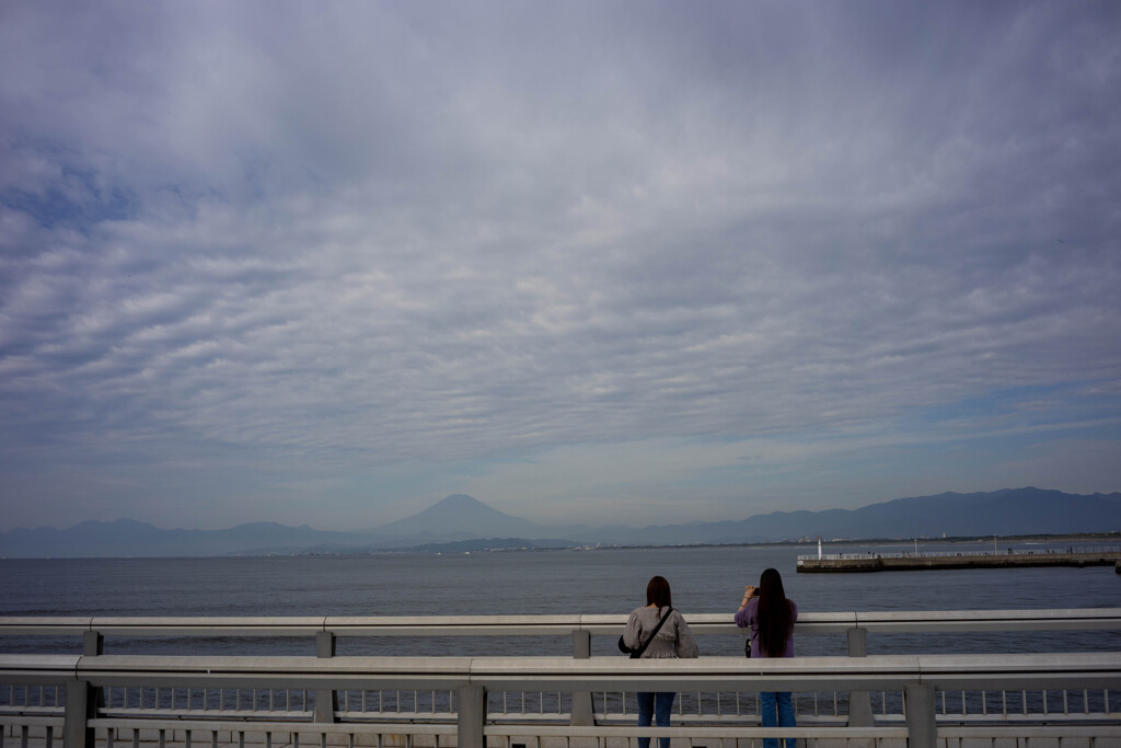 富士山を包む秋空