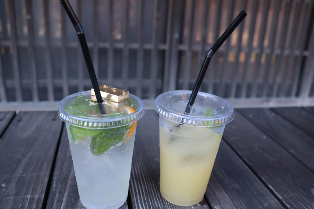 古い格子窓に新しい風